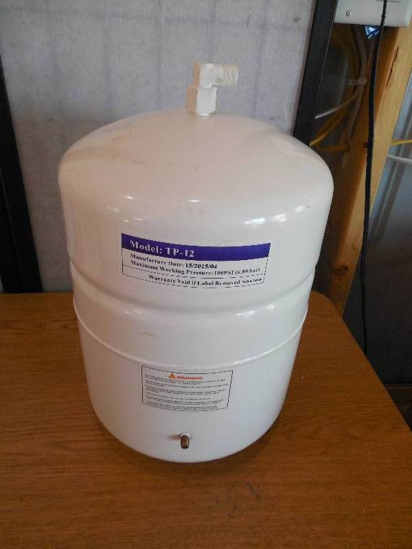 lot 44 image: PRESSURE TANK