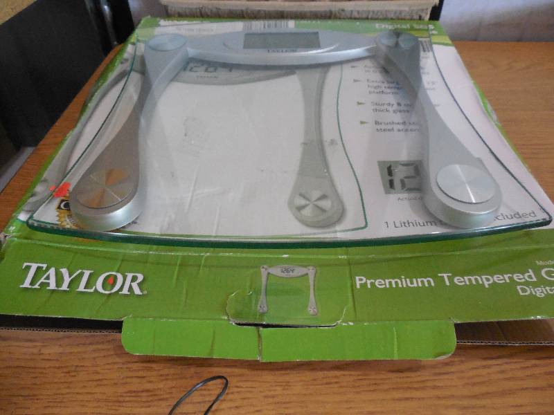 lot 98 image: Taylor Digital Bath Scale