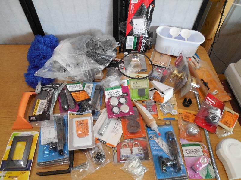 lot 103 image: GRAB BOX LOT