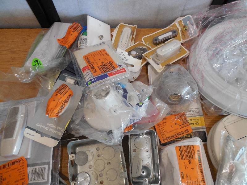 lot 106 image: ELECTRICAL GRAB BOX