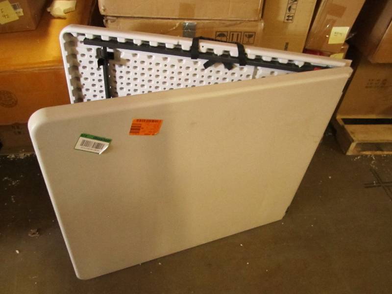 lot 22 image: 6 ft folding table ...