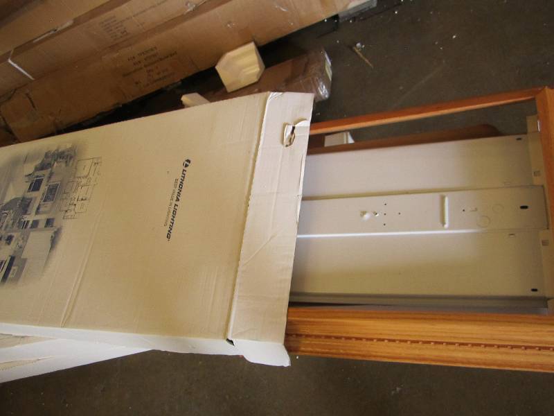 lot 27 image: Dentil 1-12 ft. x 4 ft. 4-Light Fl...