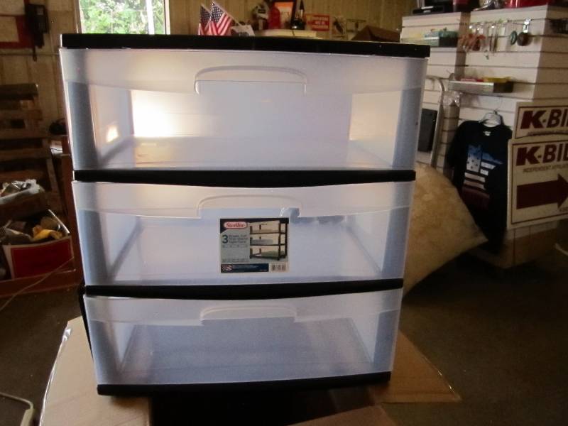 lot 83 image: Sterililite 3 drawer cart ...