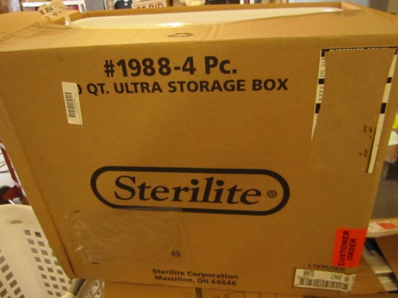 lot 119 image: Sterilite 70 quart ultra storage bi...