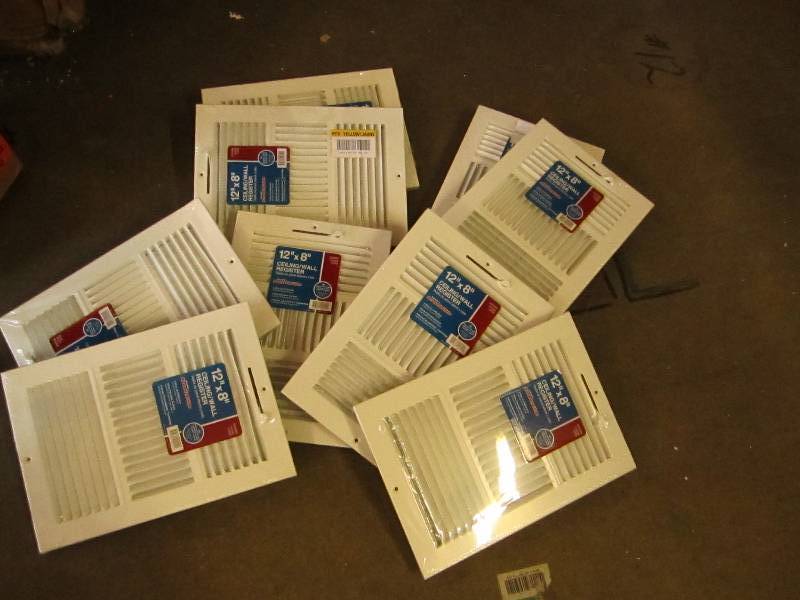 lot 123 image: Box of 12 x 8 ceilingwall regi...