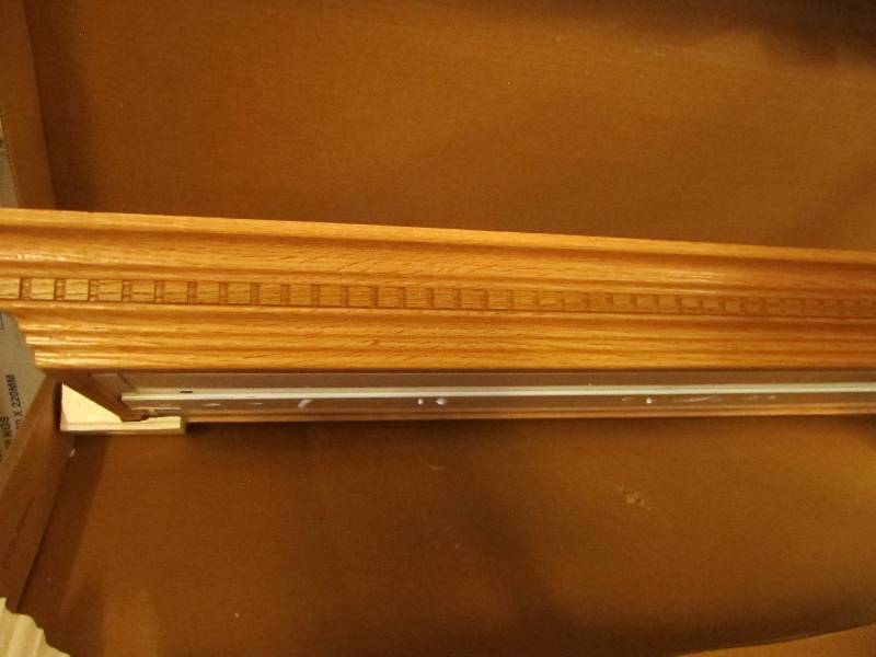 lot 142 image: Dentil 1-12 ft. x 4 ft. 4-Light Fl...