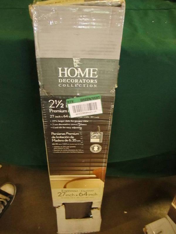 lot 152 image: Home decorations collection 27 x 64...