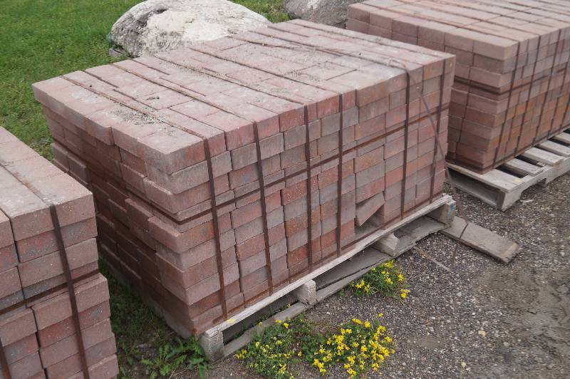 lot 3 image: Pavers