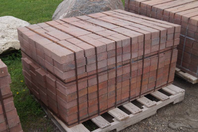 lot 4 image: Pavers