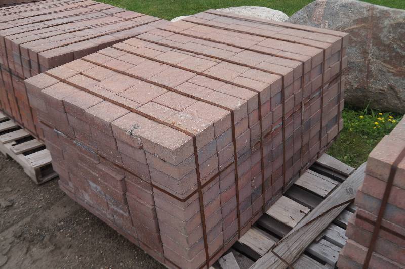 lot 5 image: Pavers