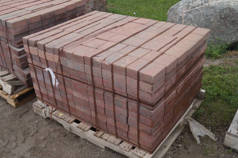 lot 7 image: Pavers