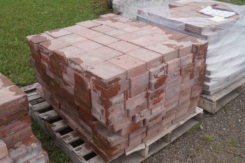 lot 11 image: Pavers