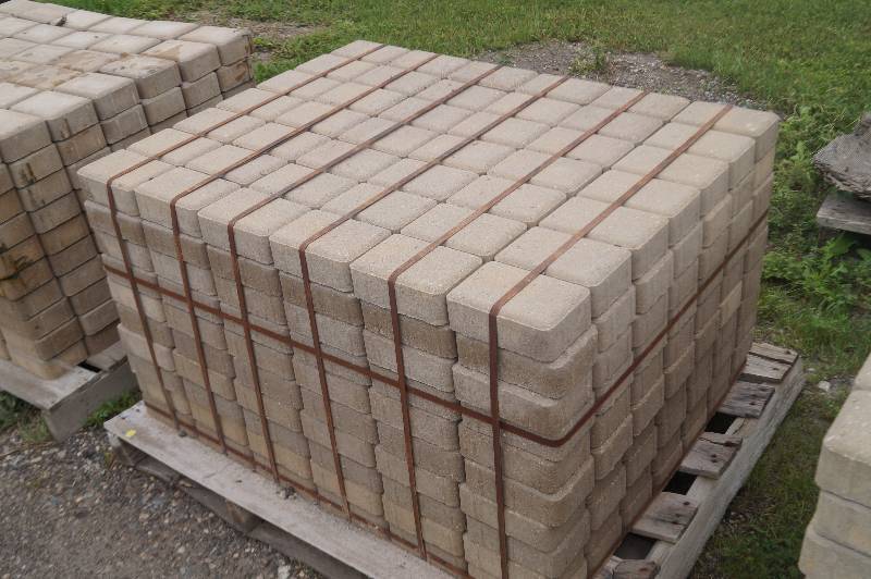 lot 17 image: Pavers