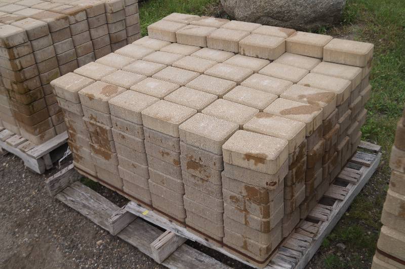 lot 20 image: Pavers