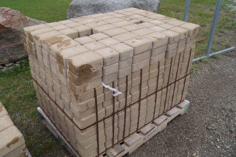 lot 21 image: Pavers