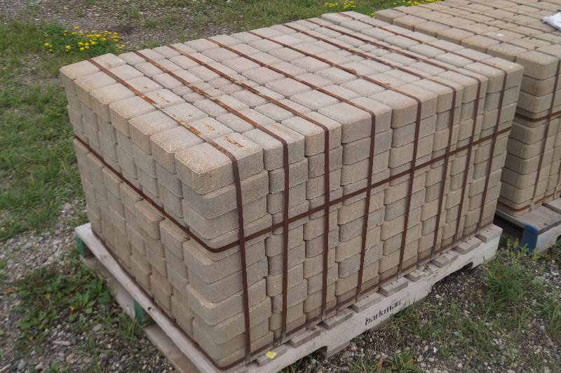 lot 22 image: Pavers