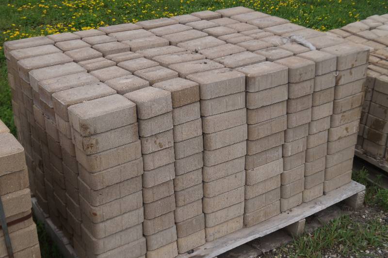 lot 24 image: Pavers