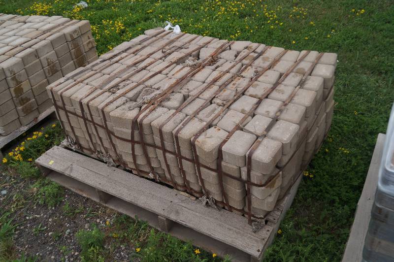 lot 26 image: Pavers