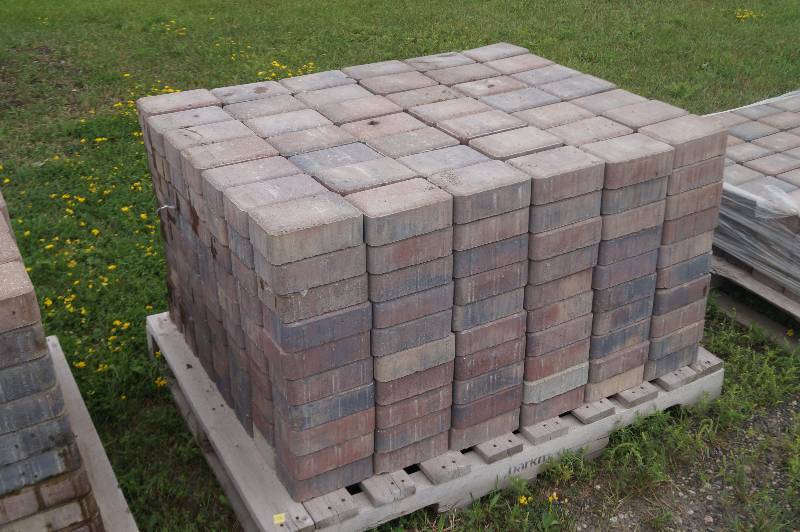 lot 28 image: Pavers