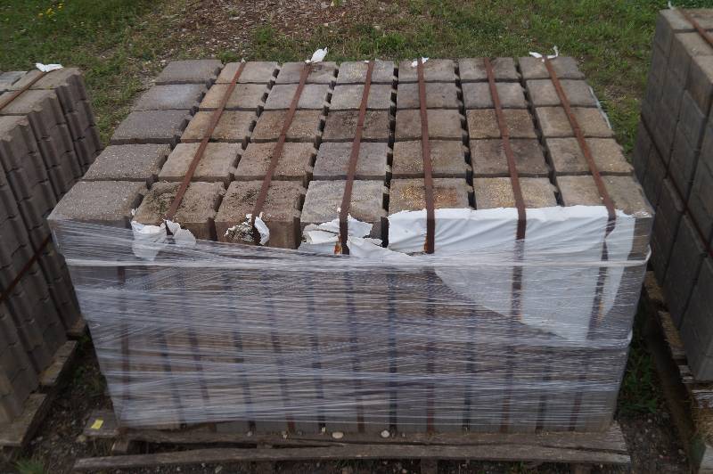 lot 35 image: Pavers
