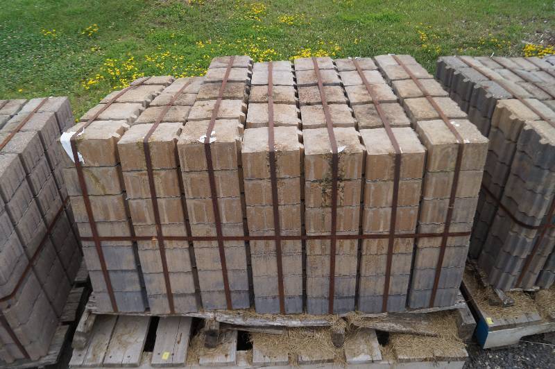 lot 38 image: Pavers