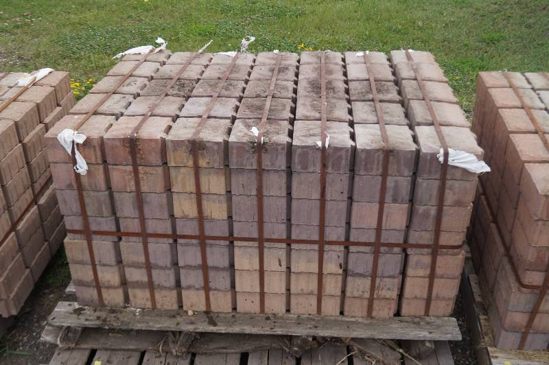 lot 43 image: Pavers