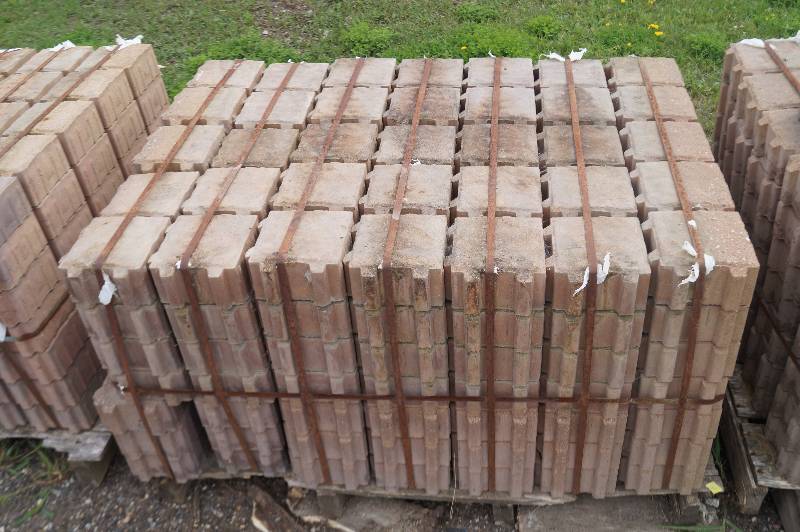 lot 46 image: Pavers