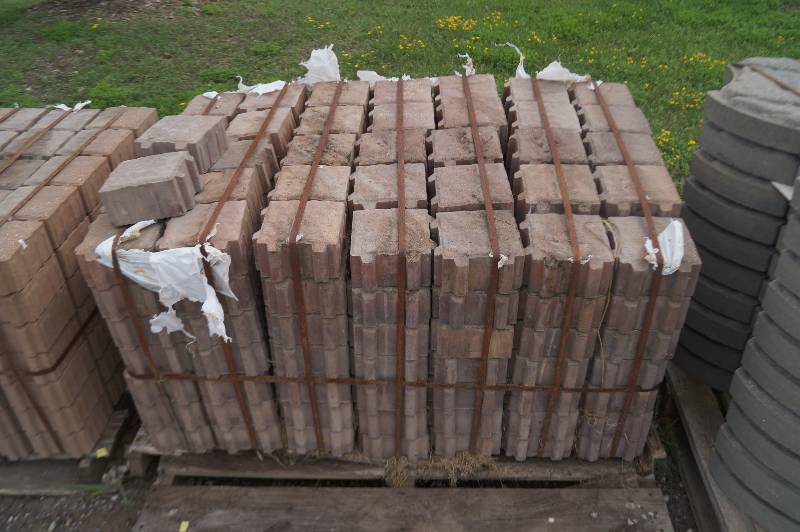 lot 47 image: Pavers