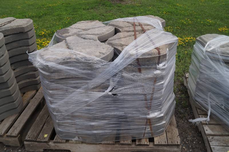 lot 50 image: Pavers