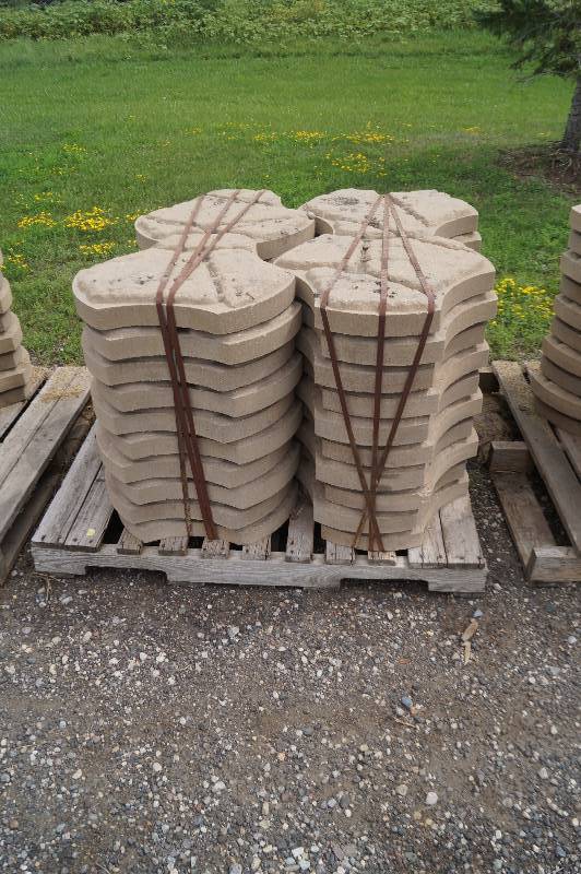 lot 53 image: Pavers