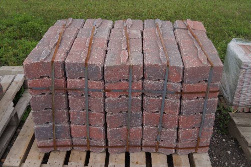 lot 70 image: Wall Blocks