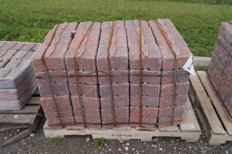 lot 71 image: Wall Blocks