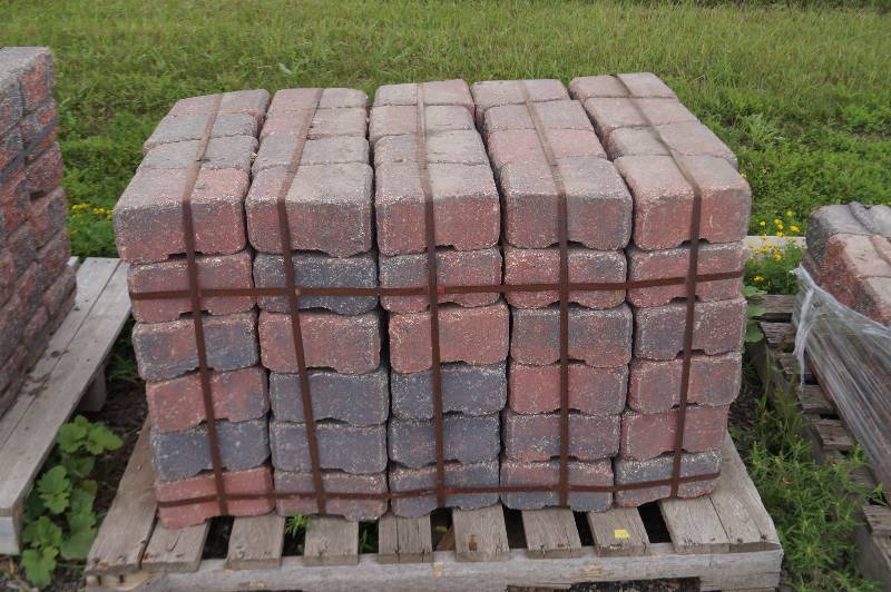 lot 73 image: Wall Blocks