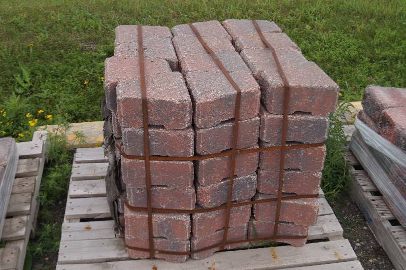 lot 76 image: Wall Blocks
