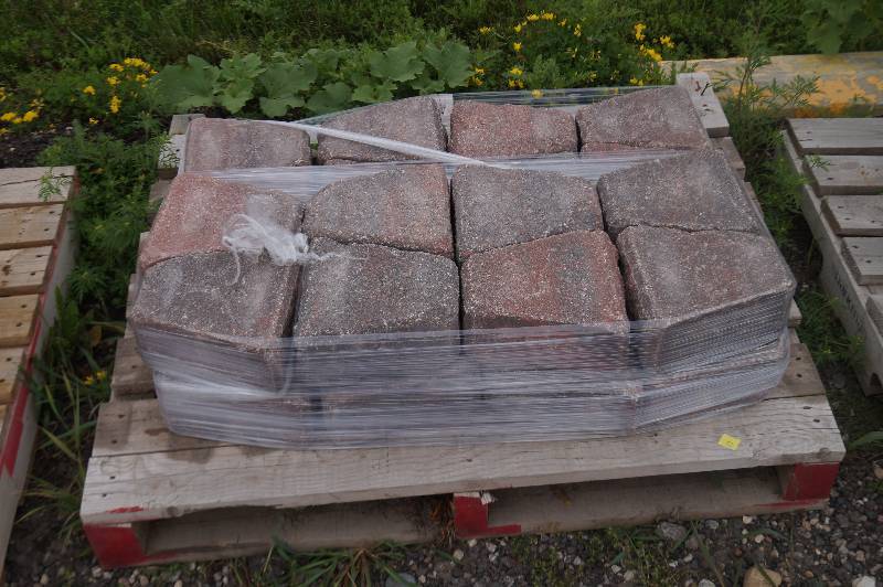 lot 77 image: Wall Blocks