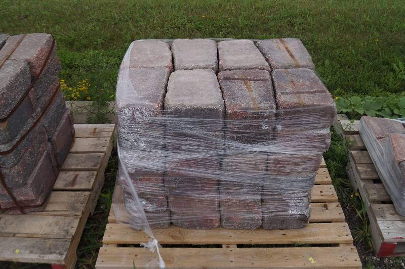 lot 78 image: Wall Blocks