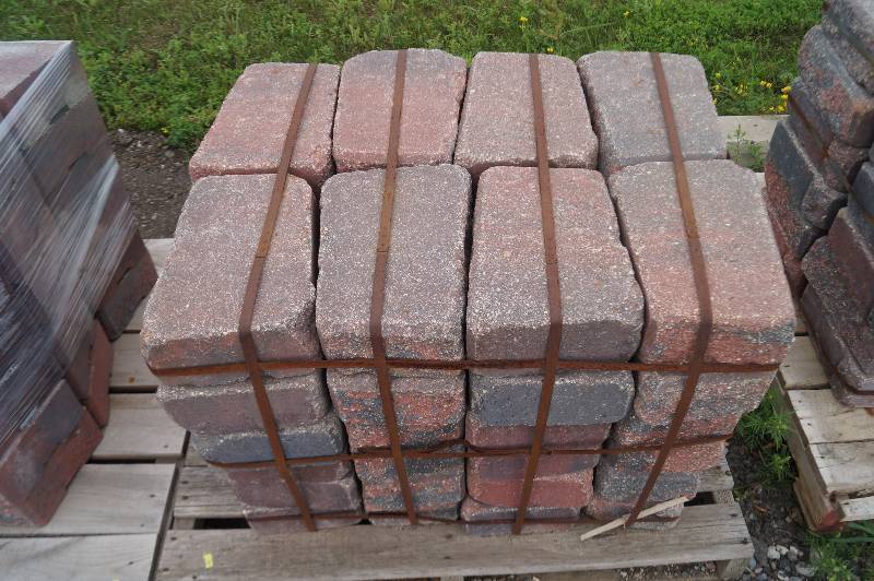 lot 80 image: Wall Blocks