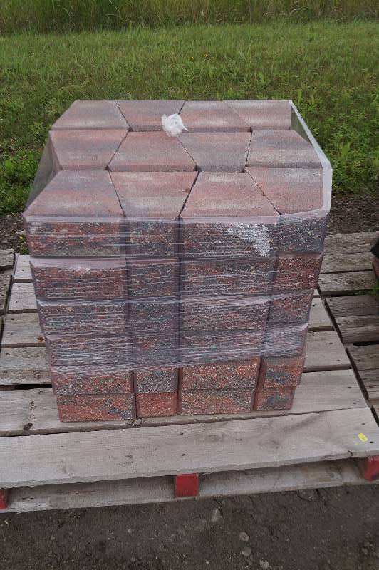 lot 81 image: Wall Blocks