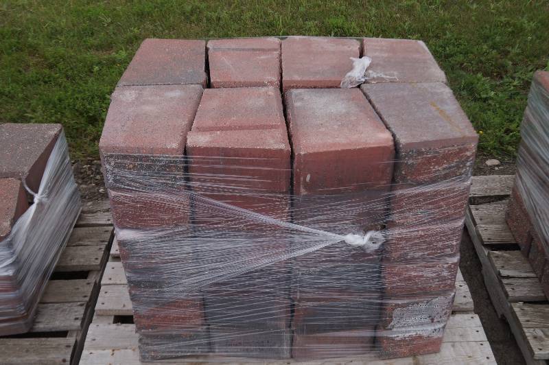 lot 83 image: Wall Blocks