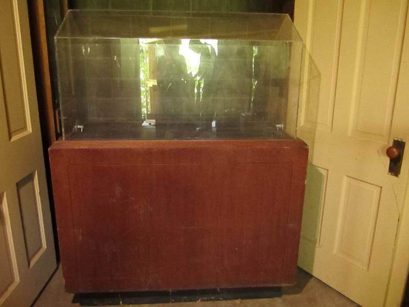 wood display case with acrilic top ...