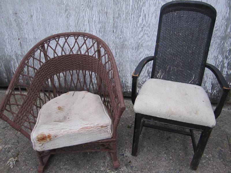 2 vintage chairs...