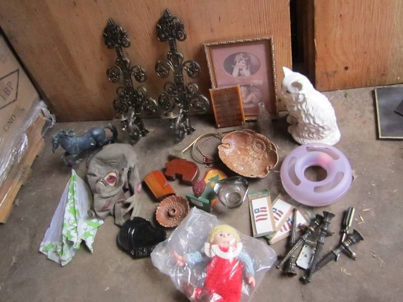 Lot of household and decorative ite...