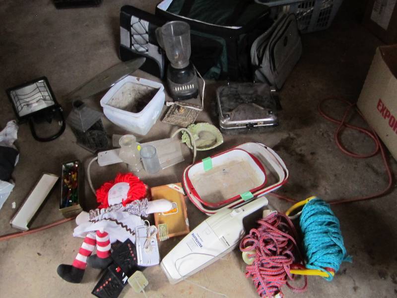 Lot of household items...