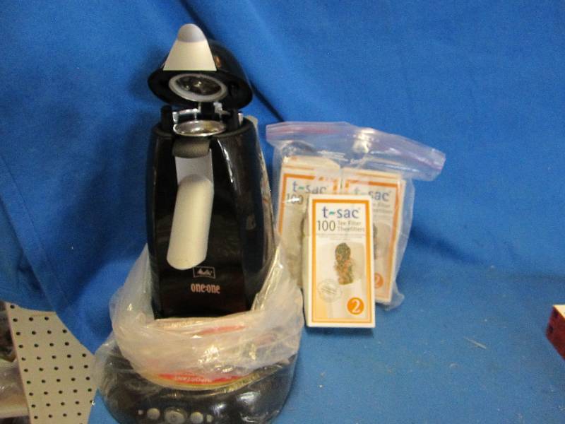 Tea maker with 5 boxes of t sac ...