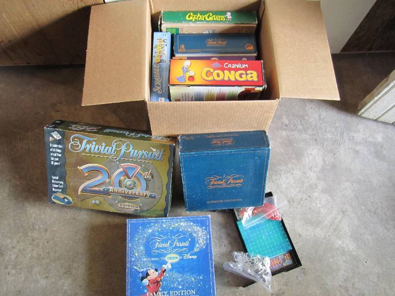 Lot of board games, some vintage...