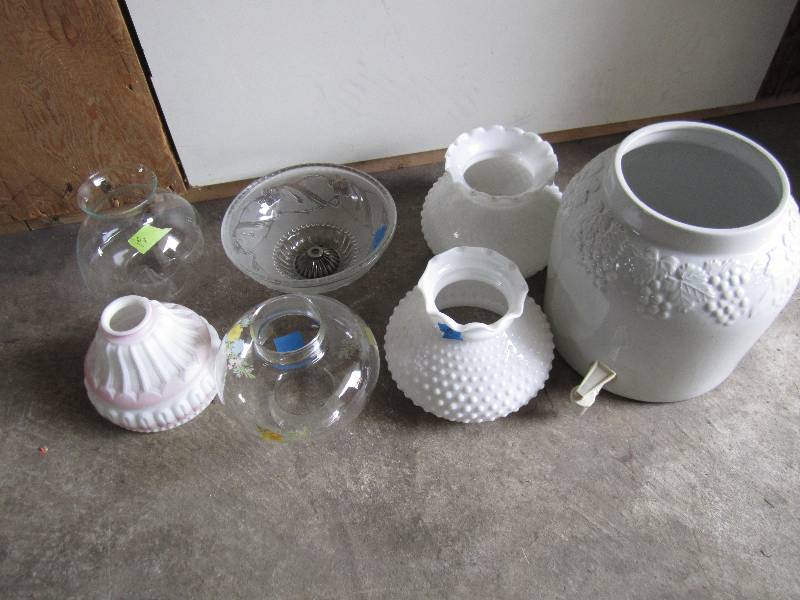 Lot of glassware...