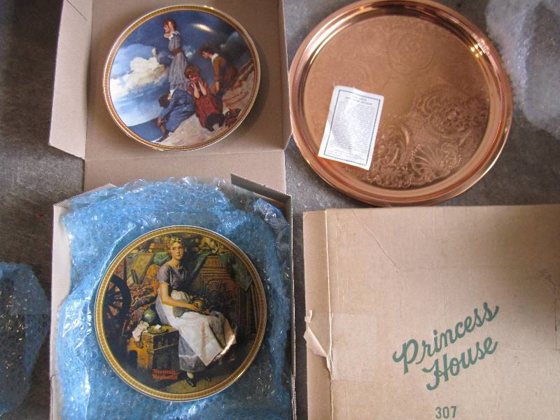 Lot of collector plates...