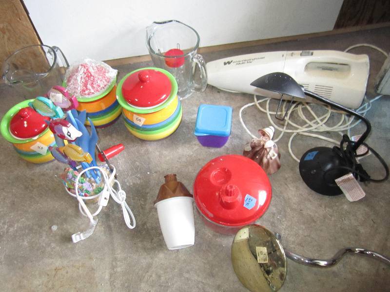 Lot of household and kitchen items...