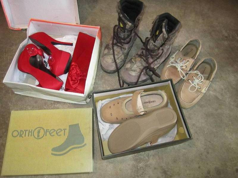 Lot of ladies shoes in good conditi...