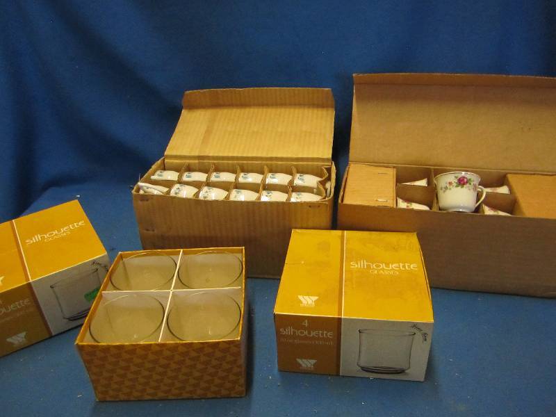 Mixed lot of tea sets and silloette...